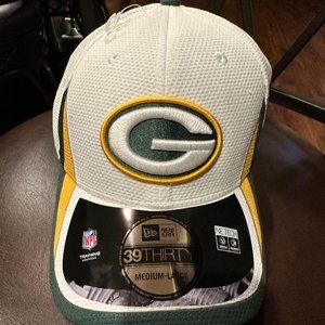 NEW ERA 39THIRTY NFL HEADWEAR - GREEN BAY - NWT
